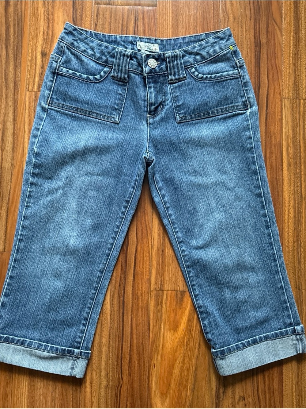 SO Wear It Declare It Low Rise Capri Jeans Sz 5